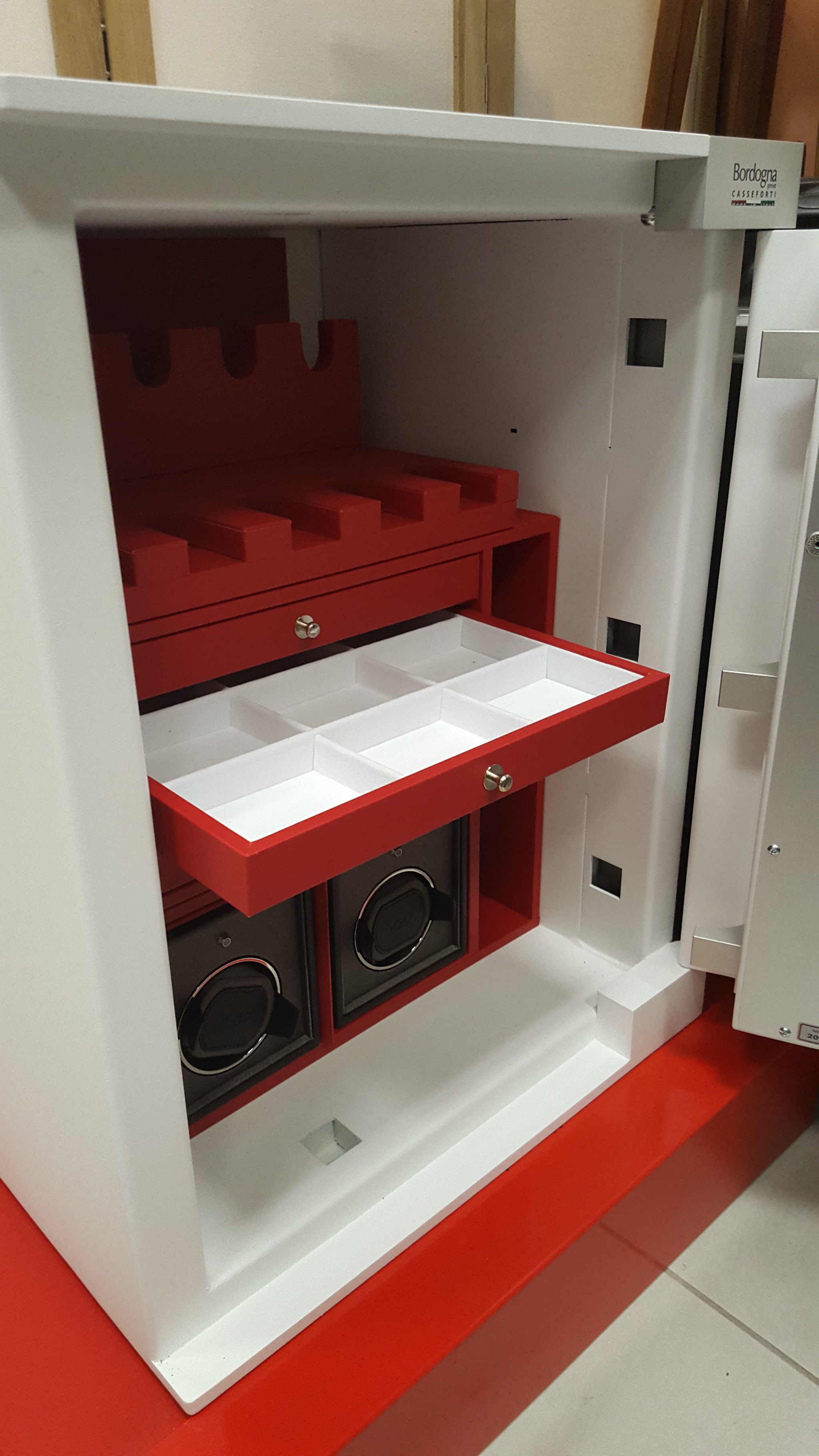 Interno di una cassaforte Bordogna esposta in negozio